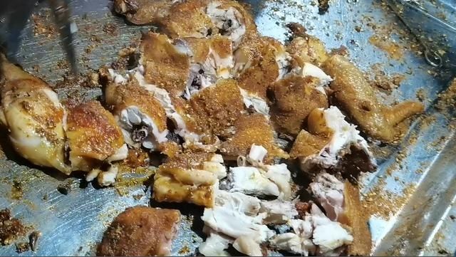 碳烤摊|夏天要多吃此肉，比牛羊肉便宜，1只才卖25元，家家吃得起，真香