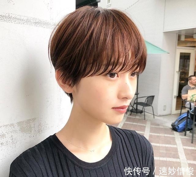 小卷|春节发型别乱剪，14款新时尚发型送给你，剪完让你颜值翻倍