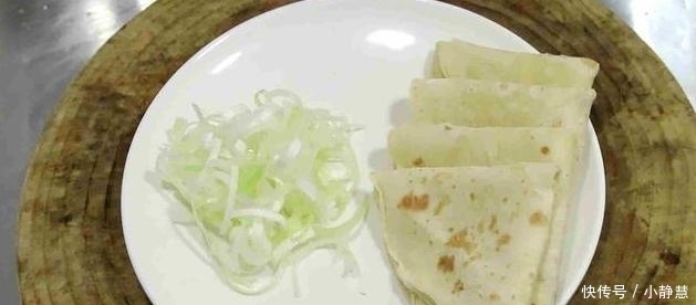 京酱肉丝正确吃法?不用猪肉,降低成本,好吃到让你舔手指