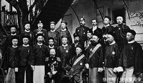 李鸿章|李鸿章访问沙俄，饭后吸一口烟看傻俄国官员，感叹：难怪清朝会输