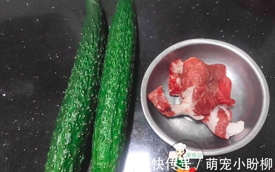 炒黄瓜时,切记别直接下锅炒!多做2步骤,黄瓜不出汤,清脆爽口