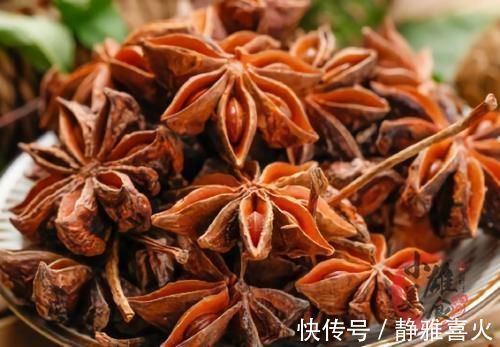 买八角时，分清“钩角”和直角，避免买到假八角，假的八角有毒！