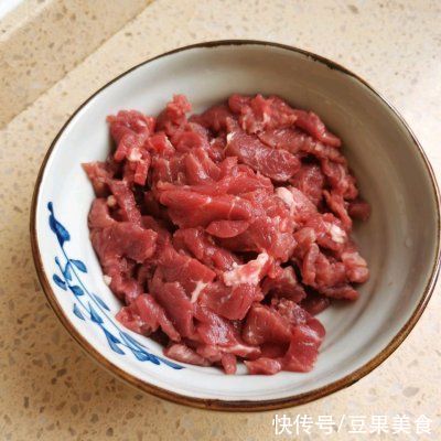 小炒牛肉，一盘能下三碗饭#百变鲜锋料理#