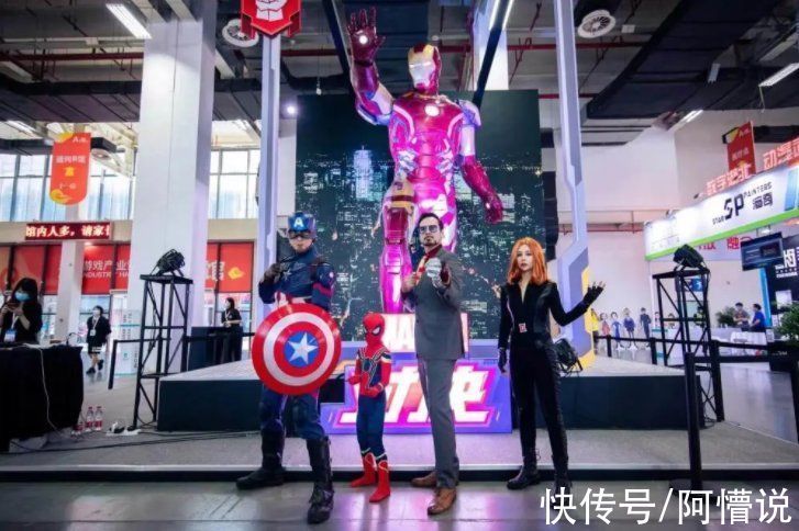 ccg|漫威对决有多火?出巨型手办全网热议,还被新华社CCTV同时报道