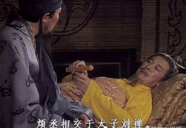 天下|诸葛亮明明要“待天下有变”，为何却频频主动北伐、损失蜀汉国力