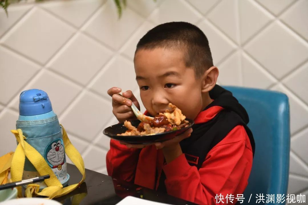 豆浆|6岁男孩脾胃衰竭,得知孩子吃啥早餐后,医生叹气:没一样有营养