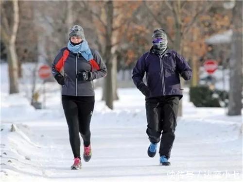  冬季|不管高血脂多久，医生：冬季坚持2件事，养血管调血脂，人更精神