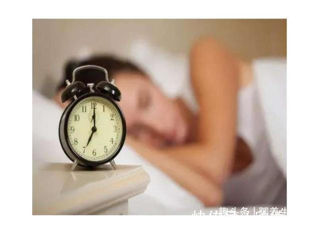 睡眠习惯|患上糖尿病就别熬夜了,4个睡眠习惯会影响到血糖,别忽视了