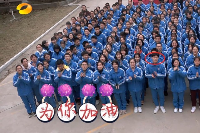 少年说高二女生勇敢向学长表白,看清他颜值后,全校女生沦陷!