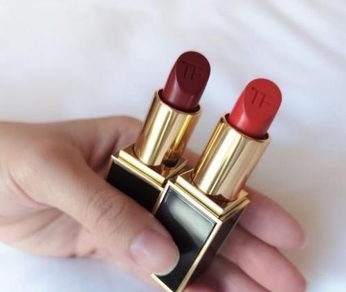 纪梵希 5只买完就后悔的口红吐槽,荧光又显黑!你踩雷了几个?