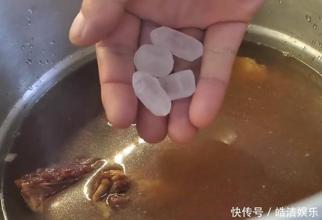  爱吃牛排骨的收藏了，大厨教你新做法，步骤简单，软烂入味超好吃