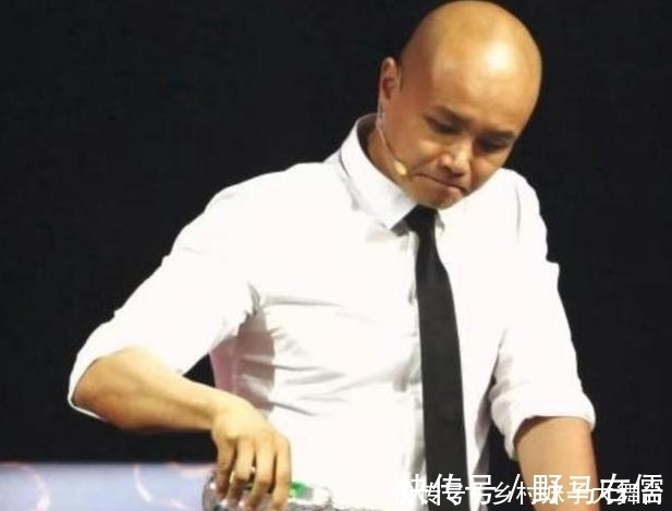 从王牌主持人到销声匿迹，他的消失，不仅仅是因为诋毁了金星