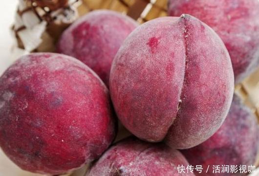多汁|买桃子时牢记4点,挑出来的桃子香甜多汁,别再被卖家忽悠了
