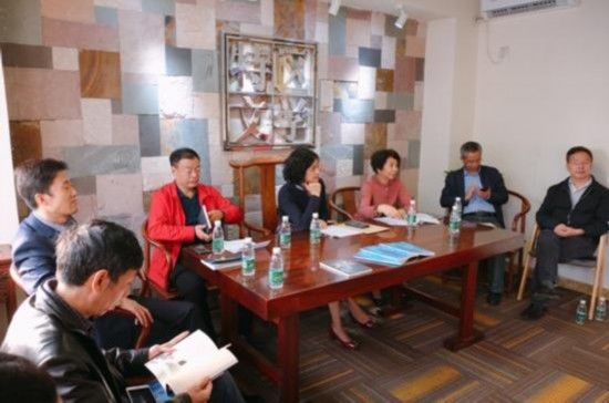  搭建|诗人程华：在文字与数字之间搭建桥梁