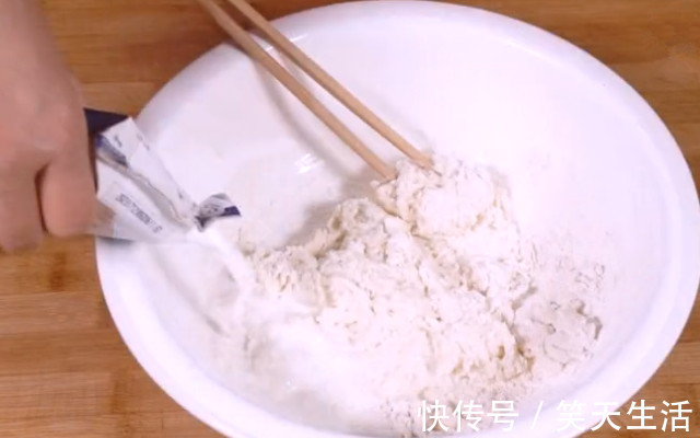 独家|半碗牛奶，一碗面粉，教你做独家秘制小零食，小朋友特别喜欢吃！