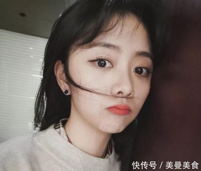 为什么有些女生长得普通，却有一种美人感，看这4点你就明白了