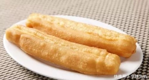 伤肝|45岁后,少吃4种伤肝食物,多吃3种养肝食物,身体更健康