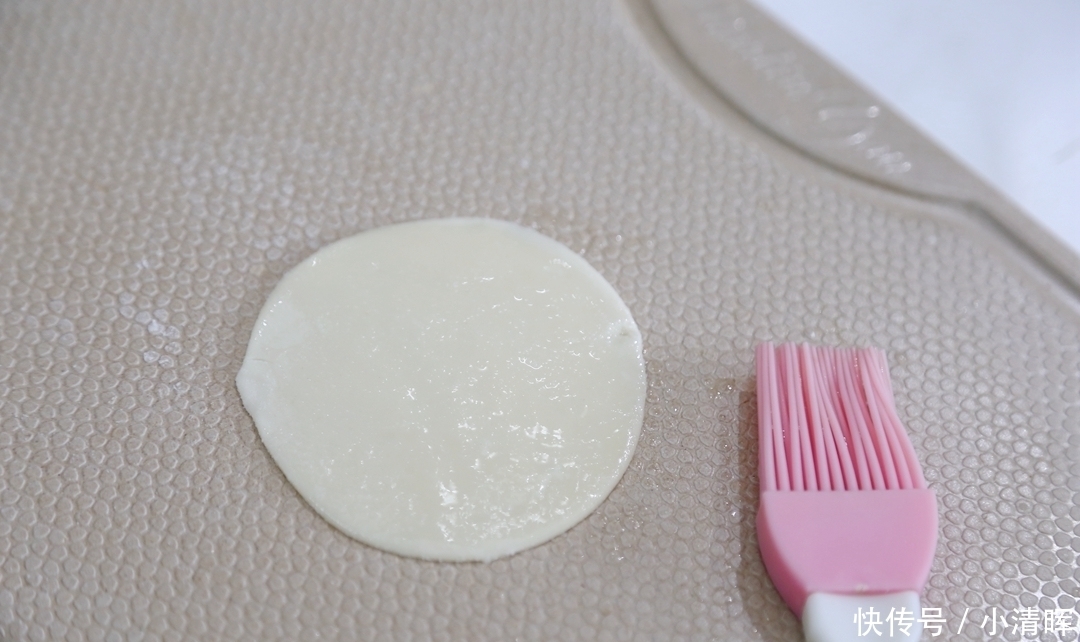 又快又好|葱花饼吃了几十年,第一次发现如此妙招,太棒了!又快又好层层酥