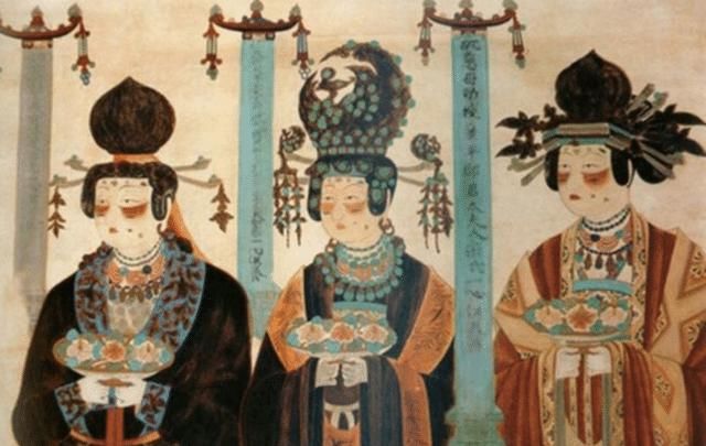 穿搭|从保守到暴露，从简单到复杂，从清瘦到丰腴，这一朝的女子不一般