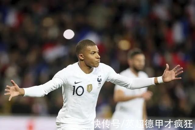 洛里|博格巴半場休息在更衣室講故事姆巴佩下半場猛虎下山全場最佳!