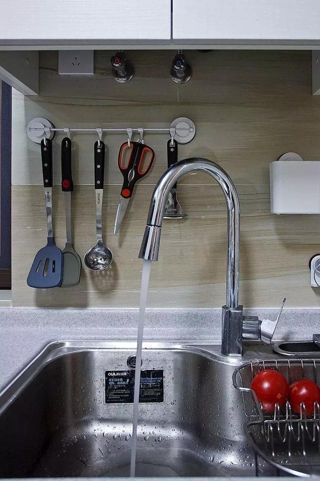 客厅|100平两室新房,客厅好漂亮,特别是沙发墙上的挂画