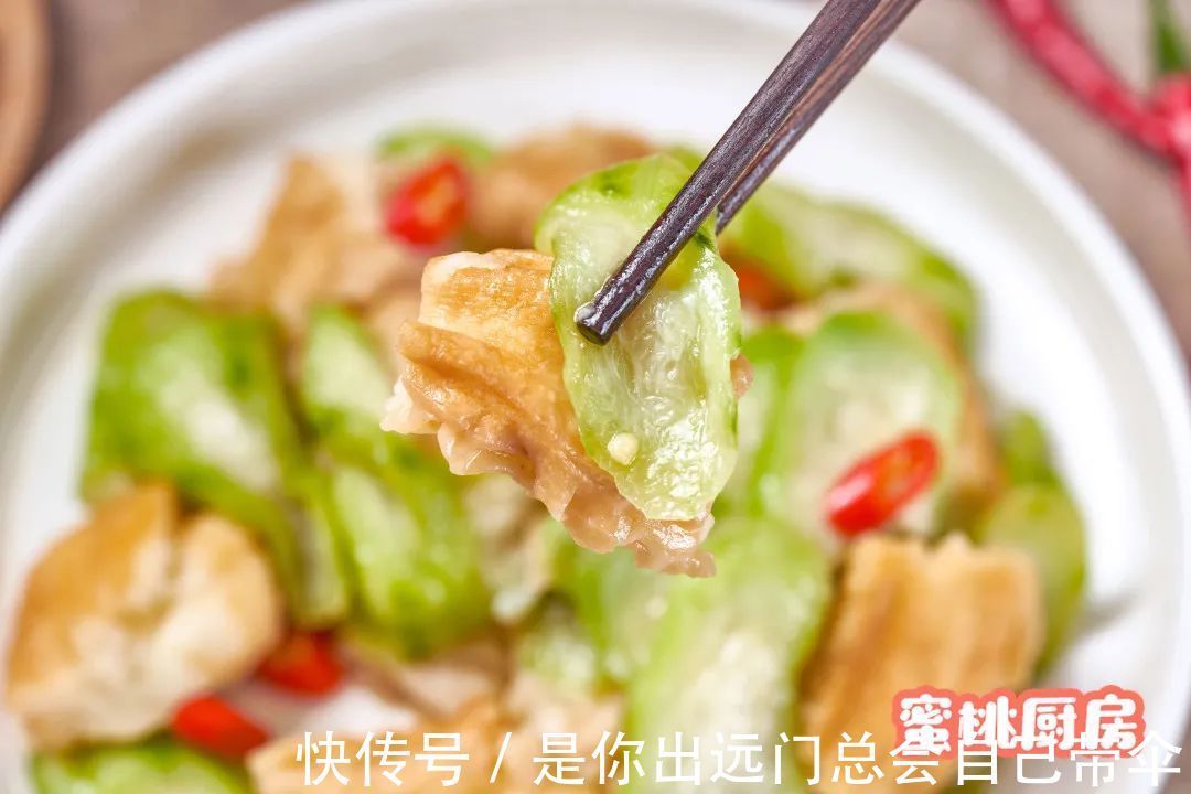 吃不完的油条有救了，简单一炒，全家都爱，清爽开胃！