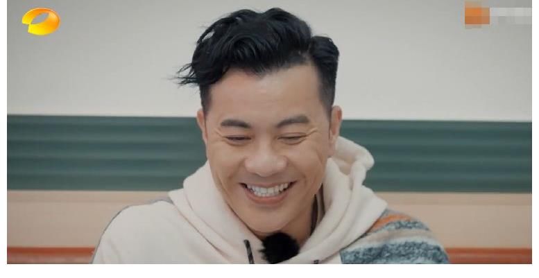 《大灣仔的夜》謝天華廚藝翻車，陳小春社恐，張智霖秒變交際花