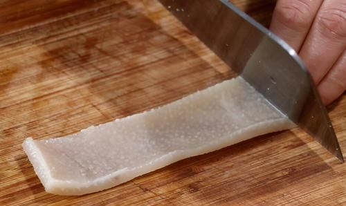  猪皮|做猪皮冻，不能直接焯水！多做1步，晶莹剔透，爽滑Q弹，没腥味