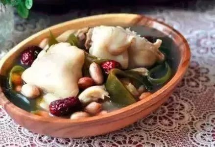 32道菜肴，妥妥的美味，有味道、有食欲，家人吃的很满足