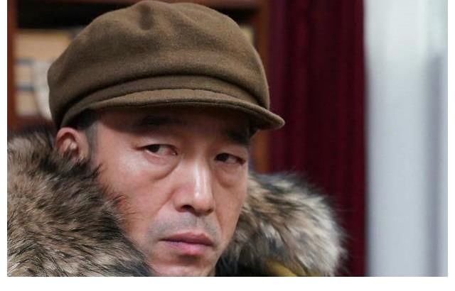 《香山葉正紅》選角敷衍，非特型演員演開國(guó)將帥，草臺(tái)班子既視感