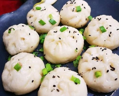 水煎包的做法,底面焦香酥脆,还有漂亮的冰花,好看又好吃