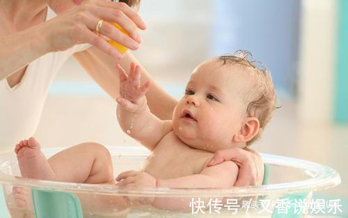过敏性皮肤病|4种给宝宝洗澡的错误方式，第一个很常见，最后一个易忽视