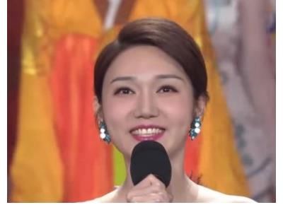 龙洋春晚频频出错，春晚台柱董卿道哪儿去了？本人回应落选原因