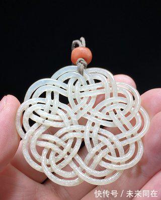 阴线!清乾隆和田玉籽料 白玉 庭院仕女 子冈牌 诗文牌