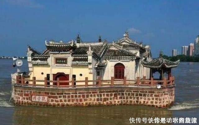 中国神秘建筑霸占长江百年无人敢拆，被称为“万里长江第一阁”