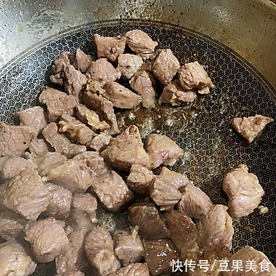 金蒜牛肉粒比补药营养，却不要钱