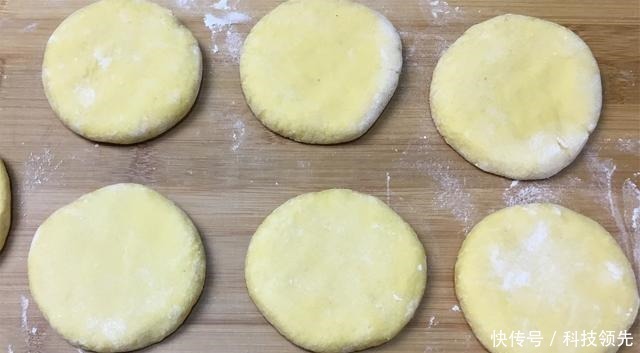 酵母|教你玉米松饼正宗做法,掌握2个小技巧,简单好吃,松软香甜