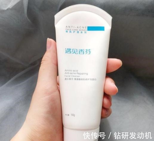 敏感肌 3款护肤品已入“黑名单”,皮肤科医生都不碰,新手还拿来当宝!