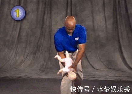 喉咙|2岁男童被饼干卡喉咙窒息,送入医院抢救无效,父母只能放弃治疗