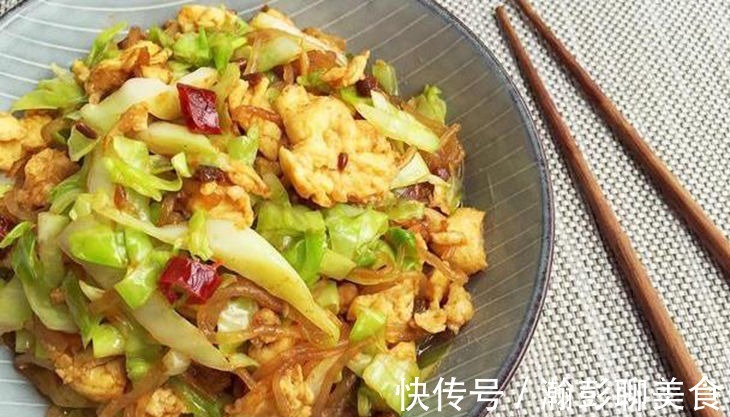 鸡翅|美食推荐腊肉炒蒜苔,包菜粉丝炒鸡蛋,小炒杏鲍菇,三汁焖锅