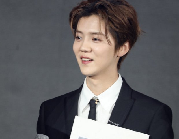 路人|鹿晗被陈赫带坏，素颜、放屁卸下偶像包袱，邓超加路人微信太有爱