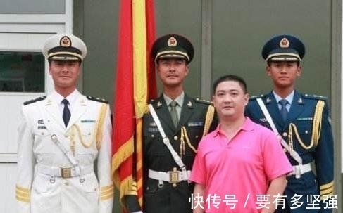 每天走10公里正步 磨破8双皮靴 岳丈是