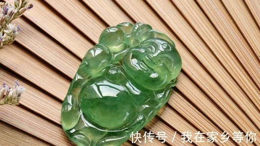 手镯 冰种翡翠手镯的几个保养方法,好好爱护手镯,看看你都做对了吗!