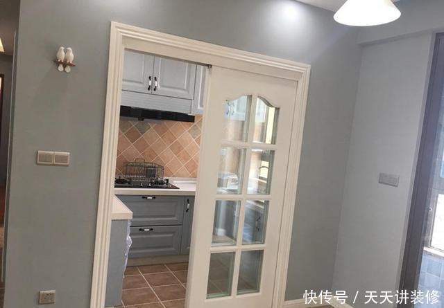 四条腿|晒晒保洁完的新房，全屋差个电视就齐了，邻居居然给电视墙打60分