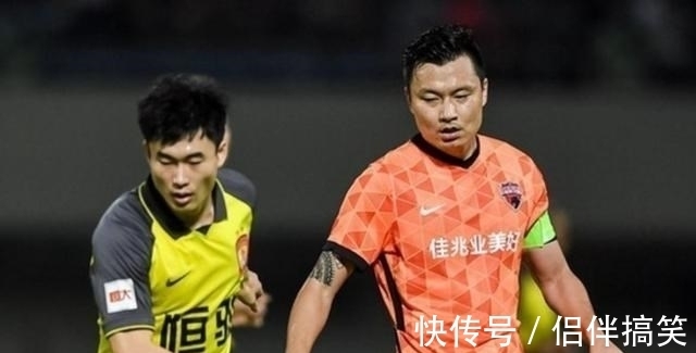 广州队|中超再现争议!广州恒大暂时1-1深圳队!郜林助攻!广州队获点球