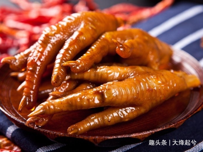 教你在家做酱香鸡爪,做法简单,又香又好吃,再也不去店里买了