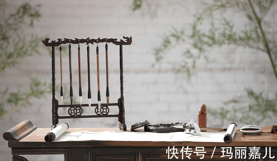 唐伯虎#古代才女出上联“六木森森，松柏梧桐杨柳”，唐伯虎对出精妙下联