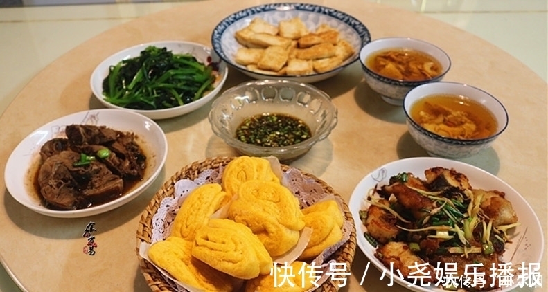 饭菜|周四做了此桌饭菜,顺手拍图发到家族群里,亲戚们纷纷点评