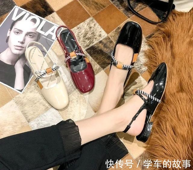 脚背 是时候穿凉鞋了！今年流行这几款，清凉显脚小！