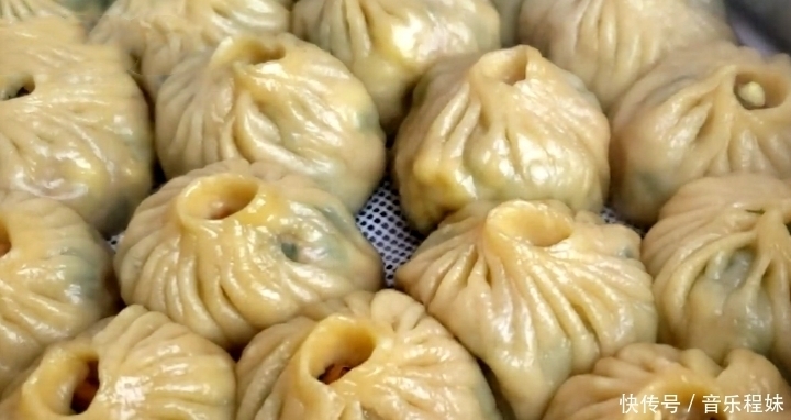 春天不吃这面食太可惜,三天两头吃一次,皮薄馅多,好吃又顶饱